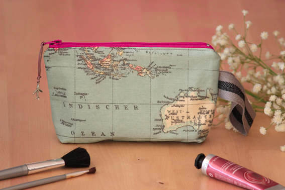 Neceser mapa AR / Map toiletry bag