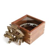 Sextante en caja / Sextant in case