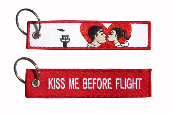 Llavero Kiss Me key tag